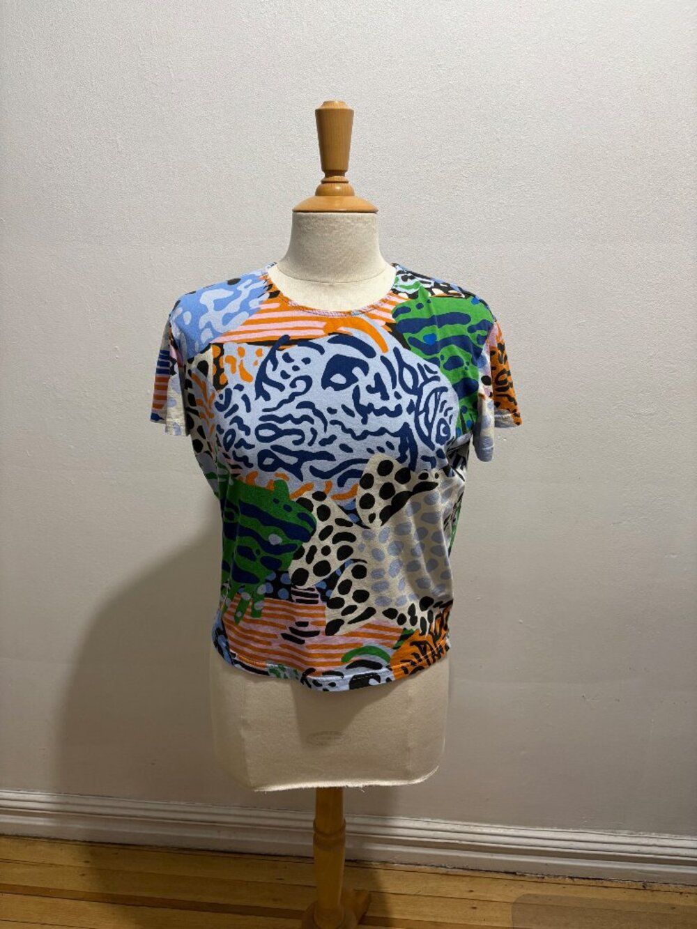 Gorman short sleeve boxy crew tee shirt in abstract painterly print